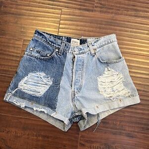 LF DISTRESSED SHORTS JEANS SIZE SMALL HIGH WAISTED